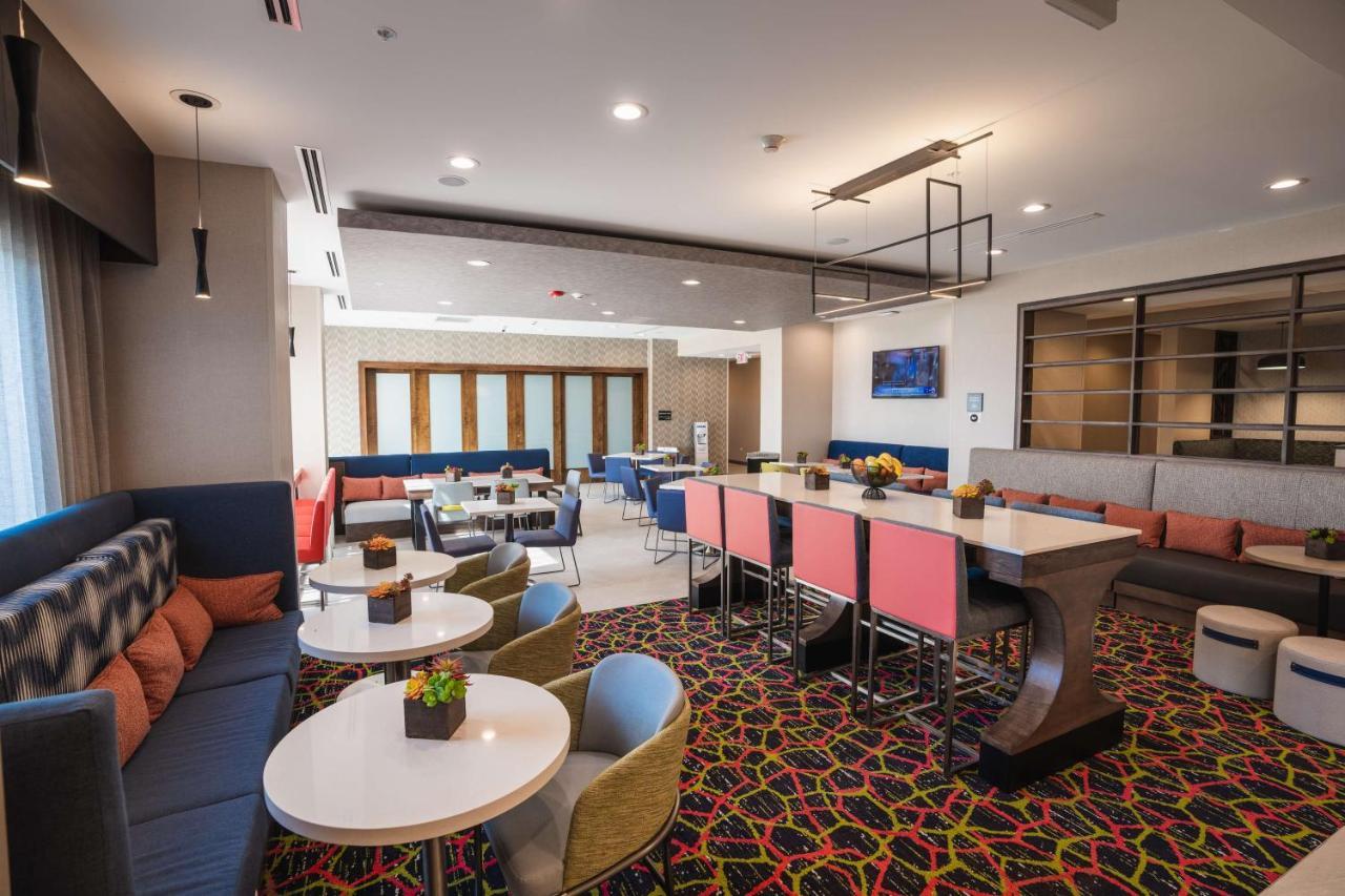 Hampton Inn By Hilton Huntley Chicago Esterno foto